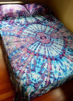 Tie Dye: beach sheet, picnic blanket, bed sheet — Popcosmo